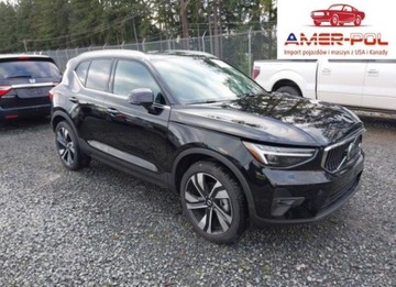 Volvo XC40 2025 Volvo XC 40 B5 Ultra Bright Theme 2025 2.0 Benzyna 247KM