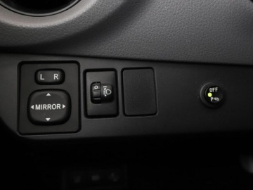 Toyota Yaris III Hatchback 5d Facelifting 2017 1.5 Dual VVT-iE 111KM 2019 Toyota Yaris kamera klima, zdjęcie 29