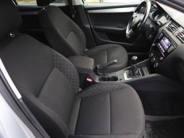 Skoda Octavia III Kombi Facelifting 1.6 TDI 115KM 2017 Skoda Octavia 1.6 TDI, Salon Polska, Klima, zdjęcie 8