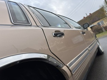 Lincoln Town Car II 1991 Lincoln Town Car Executive Series 1991, zdjęcie 30