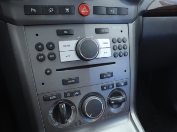 Opel Antara SUV 3.2 V6 ECOTEC 227KM 2007 Opel Antara 3.2 V6, 4X4, Automat, Klima, zdjęcie 11