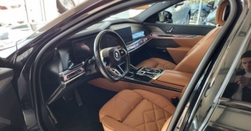 BMW Seria 7 G70 2023 BMW Seria 7 Salon Polska Radary automatyczne drzwi wszystkie pakiety Mpro, zdjęcie 4