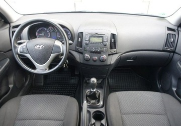Hyundai i30 I CW Facelifting 1.6 DOHC CVVT 126KM 2011 Hyundai i30 1.6 Ben.125KM/Lift/ I, zdjęcie 13