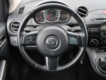 Mazda 2 II Hatchback 3d Facelifting 1.3 MZR 75KM 2014 Mazda 2 1.3 i, Klima, zdjęcie 11