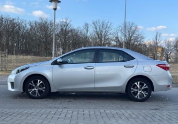Toyota Corolla XI Sedan 1.33 Dual VVT-i 99KM 2014 Toyota Corolla BenzynaPrzebiegBEZWYPADKOWY Klima ZADBANY Oplacony Zamiana, zdjęcie 1