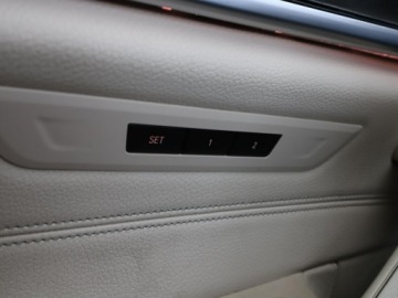 BMW Seria 5 G30-G31 Touring 520d 190KM 2019 BMW 520 Automat Luxury Line Nawigacja Tempomat, zdjęcie 35