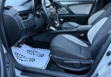 Toyota Avensis III Wagon Facelifting 2015 2.0 D-4D 143KM 2018 Toyota Avensis salon Polska 2.0 Diesel 143KM, zdjęcie 14