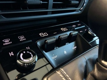 Porsche 911 992 GT3 4.0 510KM 2022 Porsche 911 GT3 Dark Olive Metallic (Paint to Sample PTS) I Salon Polska I, zdjęcie 31