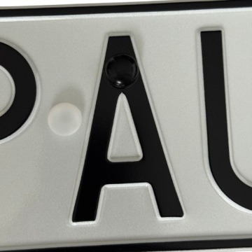 Valstybinio numerio varžtas PauEr 6 vnt. su plieniniais dangteliais – nuotrauka 5