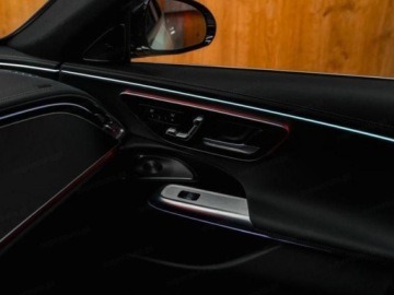 Mercedes Klasa E W214 Sedan 2.0 220d 197KM 2025 E Klasa 220 d 4-Matic AMG 2.0 (197KM) 2025, zdjęcie 13