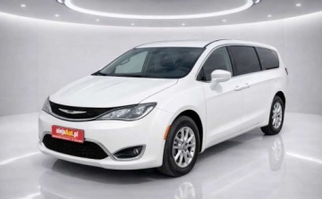 Chrysler Voyager V 2020 Chrysler Voyager 3.6 BENZ 291 KM 2020r 117.000 km Warszawa 3.6 291KM