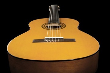 Классическая гитара Yamaha C40 4/4 ель