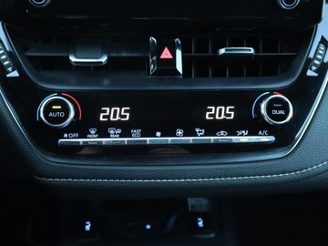 Toyota Corolla XII 2019 Toyota Corolla 2.0 Hybrid, Salon Polska, zdjęcie 12