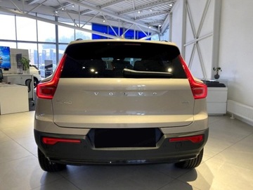 Volvo XC40 2025 VOLVO XC40 B4 Plus Dark Suv 2.0 (211KM) 2025, zdjęcie 2