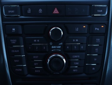 Opel Astra J Sports Tourer 1.6 Turbo ECOTEC 180KM 2011 Opel Astra 1.6 T, Automat, Navi, Xenon, Klima, zdjęcie 17