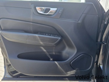 Volvo XC60 II Crossover D3 150KM 2018 Volvo XC 60 PL Salon R-Design D3 150KM Manual Czuj, zdjęcie 13