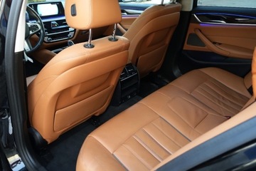 BMW Seria 5 G30-G31 Limuzyna 520d 190KM 2019 BMW Seria 5 Bezwypadek SalonPL xDrive LuxuryLine Tempomat Kamera FV, zdjęcie 12