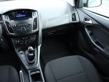 Ford Focus III Hatchback 5d facelifting 1.0 EcoBoost 125KM 2015 Ford Focus 1.0 EcoBoost, Salon Polska, Serwis ASO, zdjęcie 7