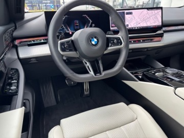 BMW Seria 5 G90-91 Touring 2.0 520d 197KM 2025 BMW 520 MPakiet, MPRO, IconicGlow, KeyLess, Bowers, zdjęcie 34