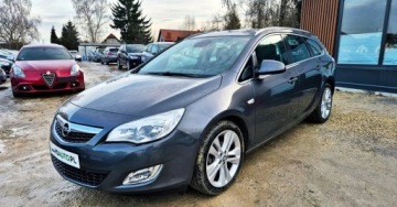 Opel Astra J Sports Tourer 1.4 Turbo ECOTEC 140KM 2011 Opel Astra BENZYNA AUTOMAT bogata wersja COSMO nawigacja okazja 1.4, zdjęcie 28