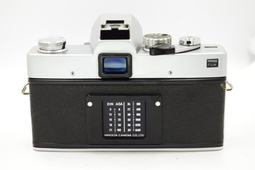 MINOLTA SRT 303b+ MC SOLIGOR Wide-Auto 28 мм 1:2,8 ОЧЕНЬ ХОРОШО