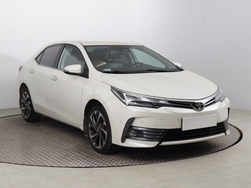 Toyota Corolla XI Sedan Facelifting 1,6 Valvematic 132KM 2017 Toyota Corolla 1.6 Valvematic, Salon Polska, zdjęcie 3