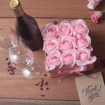 FLOWER BOX - RÓŻOWE RÓŻE - KWIATY Z MYDŁA PREZENT