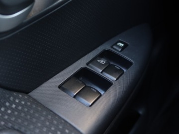 Nissan Note I Mikrovan Facelifting 1.4 88KM 2012 Nissan Note 1.4, Serwis ASO, Klima, Tempomat, zdjęcie 14