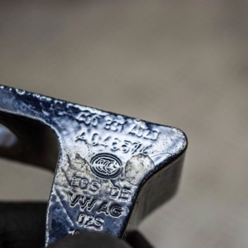 PORSCHE MACAN (95B) 2016 PRAVÁ STRANA PANT HORNÍ DVEŘE PŘEDNÍCH