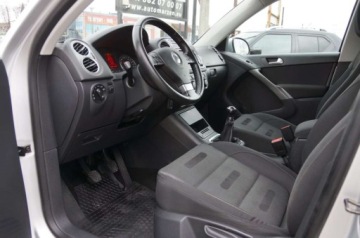 Volkswagen Tiguan I SUV 2.0 TDI CR DPF 140KM 2009 Volkswagen Tiguan 2.0 TDI CR 140 KM, 4x4, Klimatronic, Biksenon, Hak, Salo, zdjęcie 19
