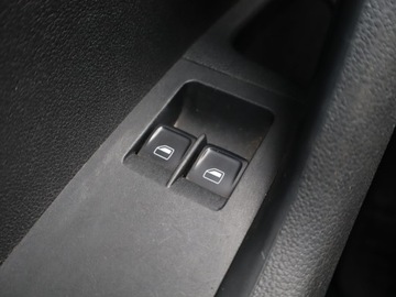 Skoda Octavia II Hatchback Facelifting 1.6 TDI CR DPF 105KM 2013 Skoda Octavia 1.6 TDI, Klima, Parktronic, zdjęcie 14