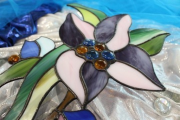 Витраж Тиффани «Райский цветок» фиолетовый