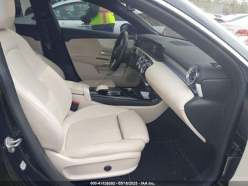 Mercedes CLA C118/X118 2023 Mercedes-Benz CLA 2023r., 4x4, 2.0L 2.0 Benzyna 221KM, zdjęcie 8