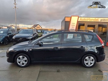 Hyundai i30 I CW Facelifting 1.4 DOHC 109KM 2011 Hyundai i30 1,4 benz klima elektryka wspomaganie oplacony 1.4 Benzyna, zdjęcie 8