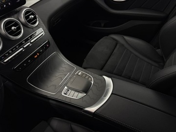 Mercedes GLC C253 SUV Facelifting 2.0 200d 163KM 2022 Mercedes-Benz GLC 200 4-Matic AMG Line / 1 właścic, zdjęcie 25