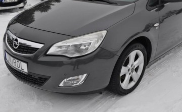 Opel Astra J Sports Tourer 1.4 Turbo ECOTEC 140KM 2012 Opel Astra 1.4 150 JAHRE Benzyna Tempomat Cz. parkowania Klimatyzacja 1.4, zdjęcie 32