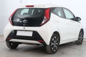 Toyota Aygo II Hatchback 3d Facelifting 1.0 VVT-i 72KM 2019 Toyota Aygo 1.0 VVT-i, Klima, Tempomat, Parktronic, zdjęcie 4