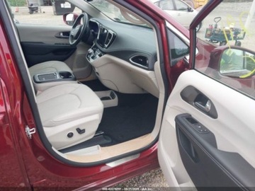 Chrysler Pacifica II 2021 Chrysler Pacifica Touring L 2021 3.6l 3.6 Benzyna 287KM, zdjęcie 9