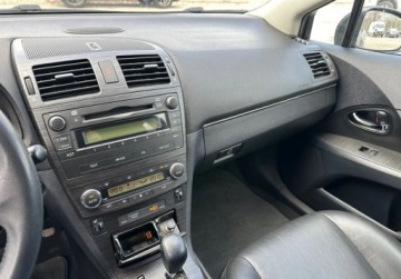Toyota Avensis II Kombi 2.2 D-4D 150KM 2009 Toyota Avensis 2.2D-4D 150KM 2009r. auto zarejestrowane i ubezpieczone w P, zdjęcie 11