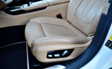 BMW Seria 7 G11-G12 Sedan Facelifting 4.4 750i 530KM 2020 BMW Seria 7 M-Pakiet X-Drive Maly przebieg, Bogata wersja wyposazenia,, zdjęcie 9