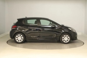 Peugeot 208 I Hatchback 5d Facelifting 1.2 PureTech 82KM 2017 Peugeot 208 1.2 PureTech, Navi, Klima, zdjęcie 5