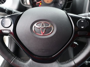 Toyota Aygo II Hatchback 3d Facelifting 1.0 VVT-i 72KM 2020 Toyota Aygo 1.0 VVT-i, Salon Polska, zdjęcie 14