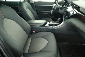 Toyota Camry IX Sedan 2.5 Hybrid Dynamic Force 218KM 2020 Toyota Camry 2.5 Hybrid, Salon Polska, zdjęcie 6