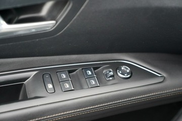 Peugeot 3008 II Plug-In Hybrid Facelifting 1.6 HYBRID 225KM 2022 Peugeot 3008 GT full led skóra masaze ACC kamera, zdjęcie 15