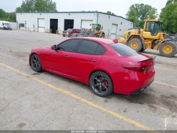 Alfa Romeo Giulia II Sedan 2.0 TBi 280KM 2018 Alfa Romeo Giulia TI Sport 2018 2.0l 2.0 Benzyna 280KM, zdjęcie 3