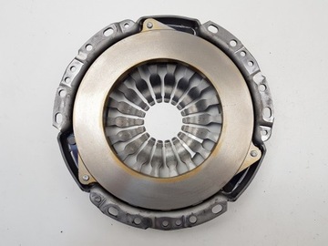 Комплект сцепления Clio 4 1.2 16V 302055580R Новый