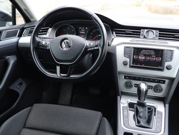 Volkswagen Passat B8 Limousine 2.0 TDI BlueMotion Technology 150KM 2015 VW Passat 2.0 TDI, Automat, Navi, Klima, zdjęcie 6