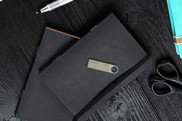 Флеш-накопитель GOODRAM 64 ГБ UUN2 USB 2.0, серебристый