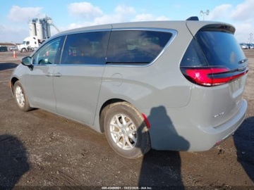 Chrysler Pacifica II 2023 Chrysler Pacifica Touring L 2023 3.6l 3.6 Benzyna 287KM, zdjęcie 3
