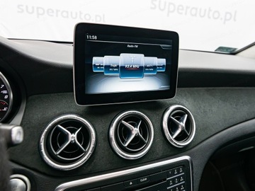 Mercedes CLA C117 Shooting Brake Facelifting 2.0 220 184KM 2017 MERCEDES-BENZ CLA 220 4-Matic Combi 2.0 184KM 2017, zdjęcie 18